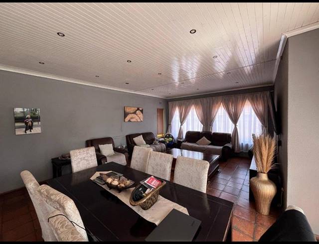 3 BEDROOM HOUSE FOR SALE IN BIRCH ACRES